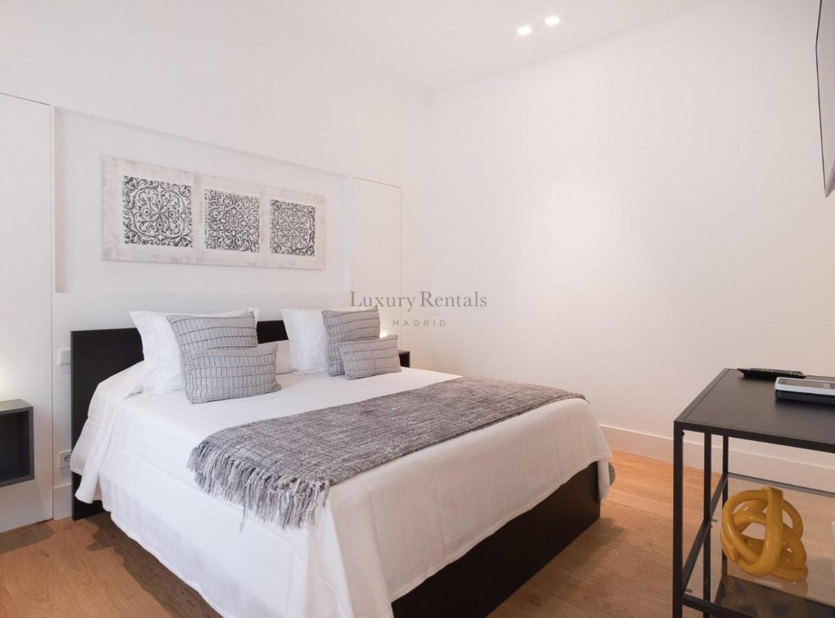 Bailen Palacio Real Apartment Madrid Luaran gambar